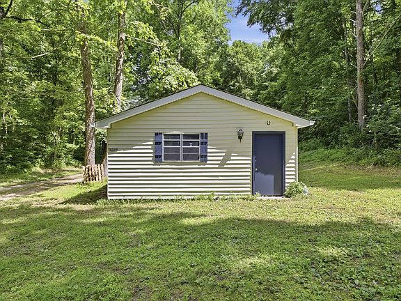 3rd image of 565 Clint Flowers Rd
