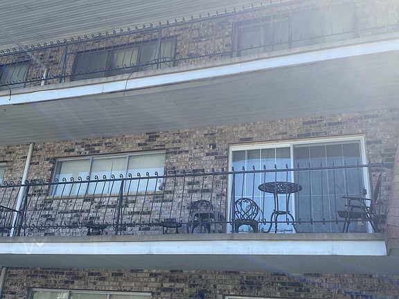 5th image of 15325 Martin Luther King Jr Dr APT 10