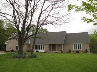 11305 Hidden Springs Dr, Chardon, OH 44024