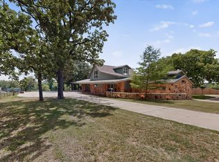 1880 Houston Rd, Burleson, TX 76028
