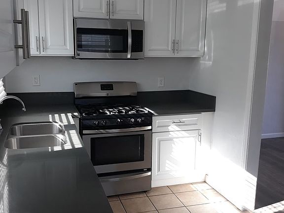 2nd image of 1116 E 5th St APT 8