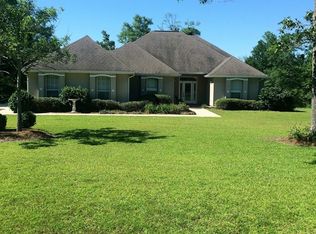 98 N Highlands Dr, Poplarville, MS 39470