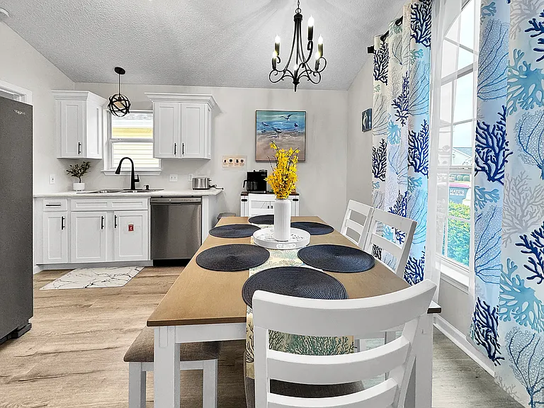 11720 Seashore Ln — Photo 6