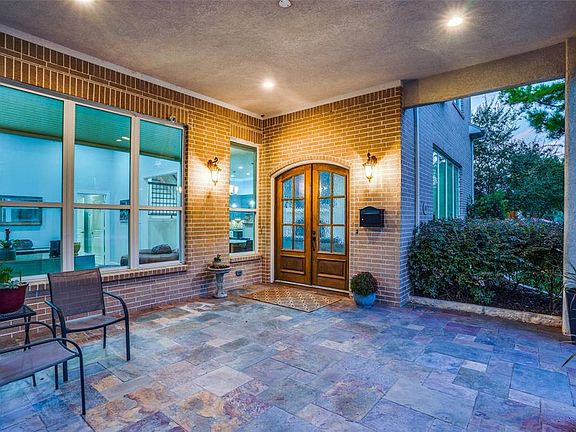 2nd image of 3603 S Versailles Ave