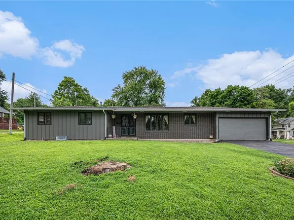 3233 Barber Ave, Kansas City, KS 66106
