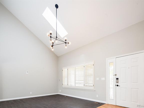 3rd image of 2613 Fernwood Place