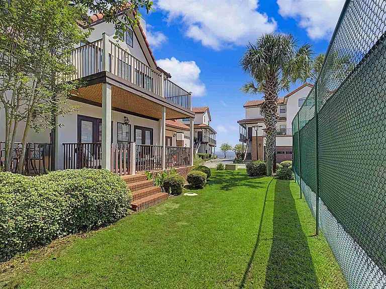 42 Baybridge Dr — Photo 36