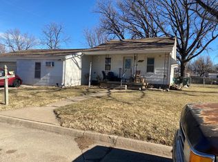 414 S Sherman Ave, Lyons, KS 67554
