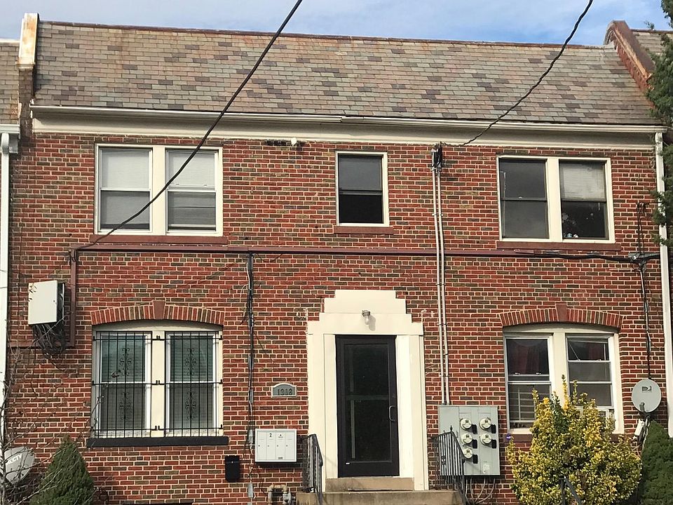 2nd image of 1308 Bryant St NE APT 4