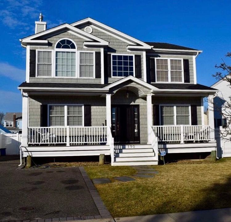 1st image of 190 East Dr