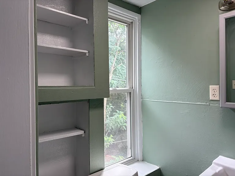 230 E Fairview Ave #4 — Photo 5
