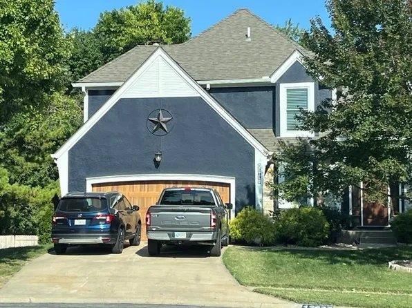 12637 Grandview St, Overland Park, KS 66213
