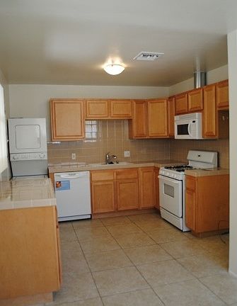3rd image of 7451 Cozycroft Ave