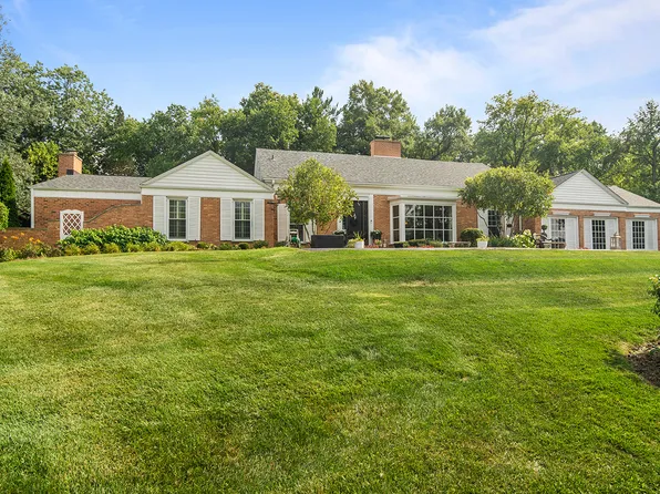 1692 Beaver Pond Rd, Inverness, IL 60067