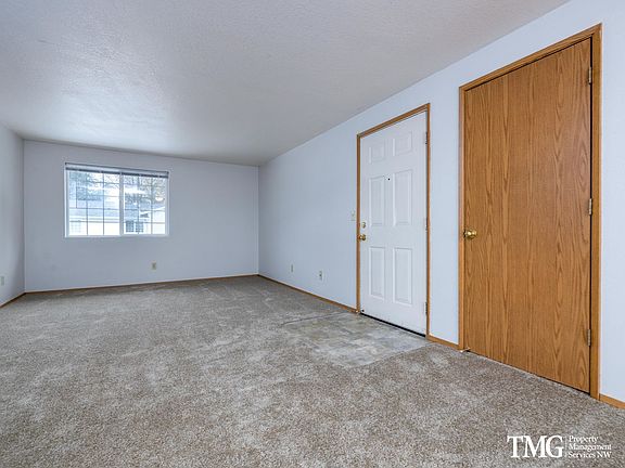 3rd image of 13708 NE 18th St APT 7