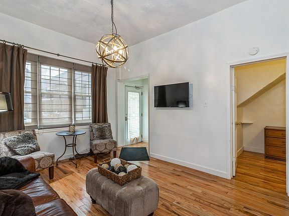 4th image of 2459 N Clybourn Ave #1