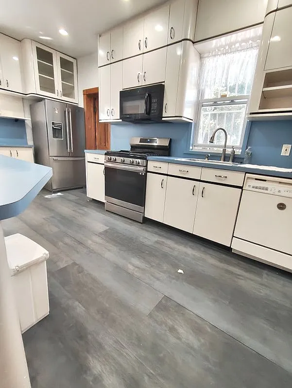 3 bed, 1.0 bath, 1797 sqft, $3,500 — Photo 4