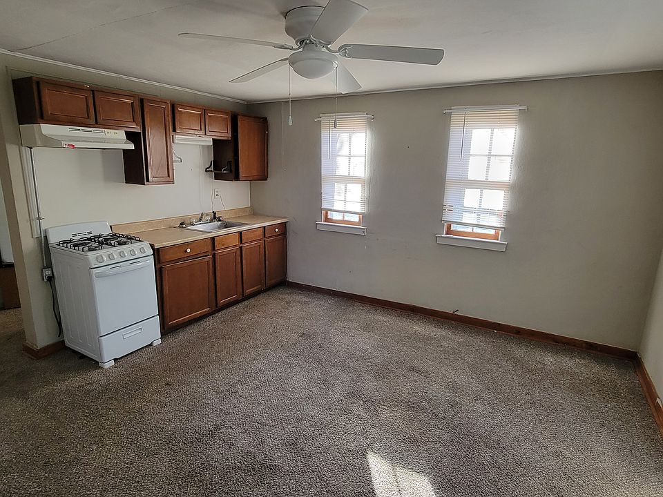 2nd image of 443 Boone St #A