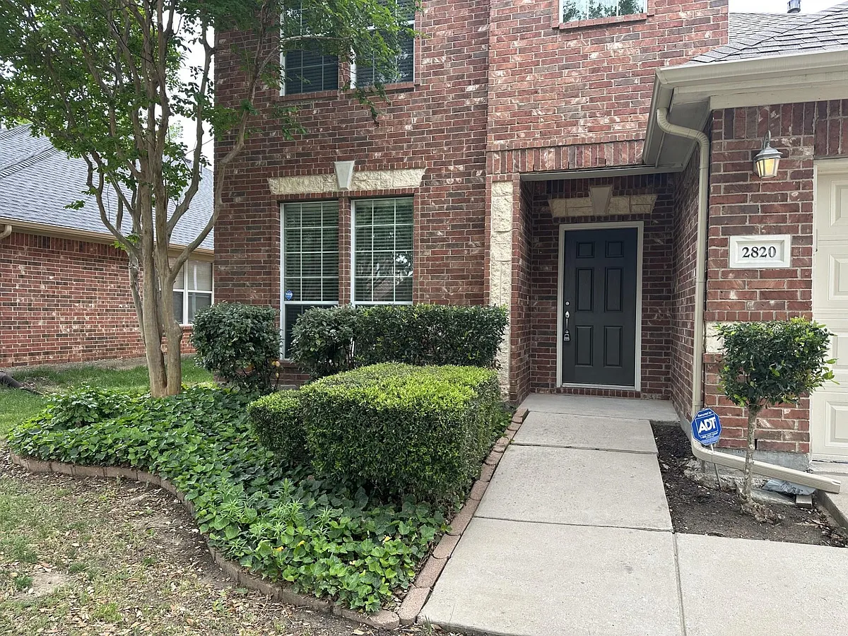 Building Photo - 2820 Cascade Cove Dr