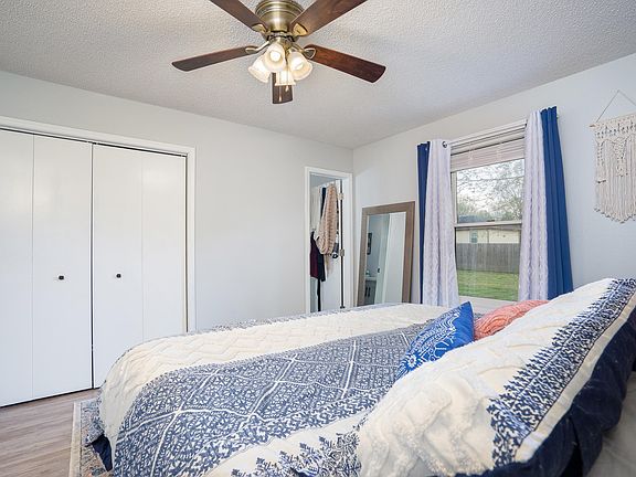 4th image of 802 E Barracuda Dr