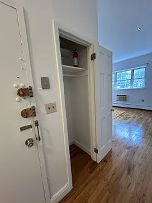 Rented by City Connections Realty | media 10