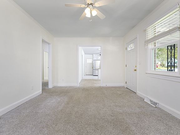 3rd image of 102 Tiffany Dr