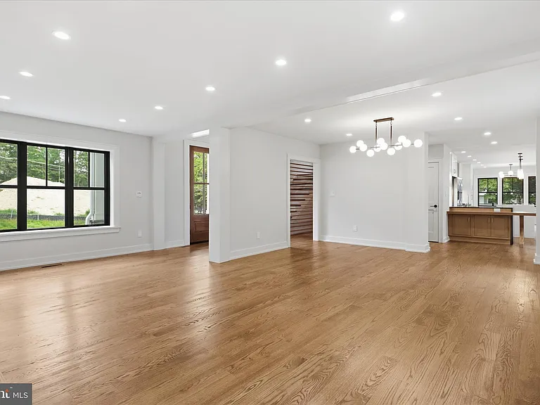 5921 Chesterbrook Rd — Photo 22