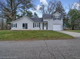 1938 Qualla Ave, Wixom, MI
