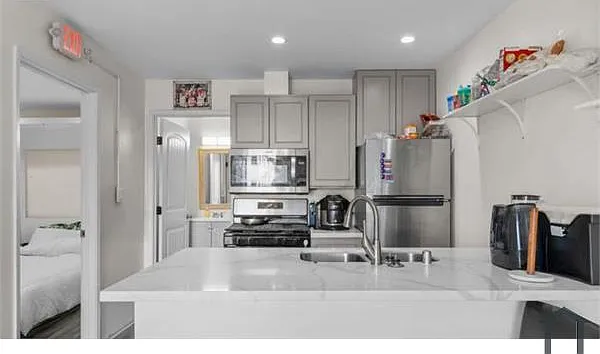 2 bed, $3,100 — Photo 3