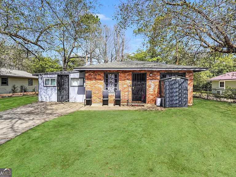 106 Vickie Dr — Photo 1