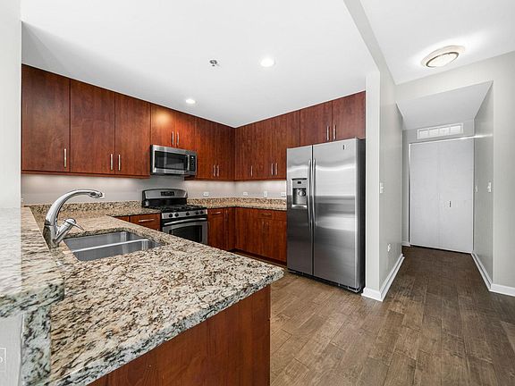 4th image of 160 E Illinois St APT 1906