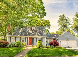 23 W Bel Air Rd, Cranston, RI 02920