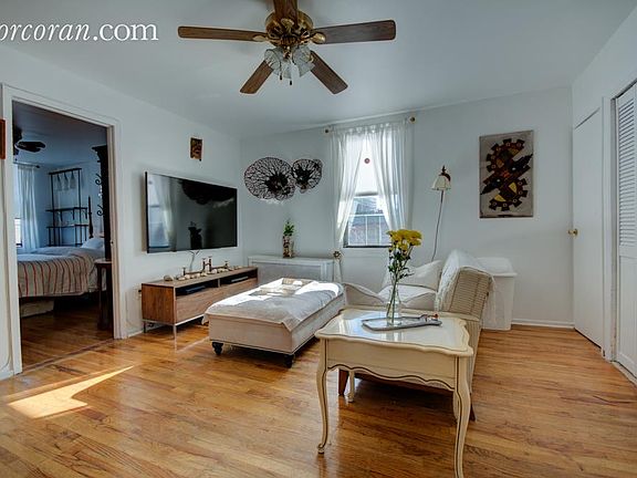 4th image of 376 Bedford Ave APT 2