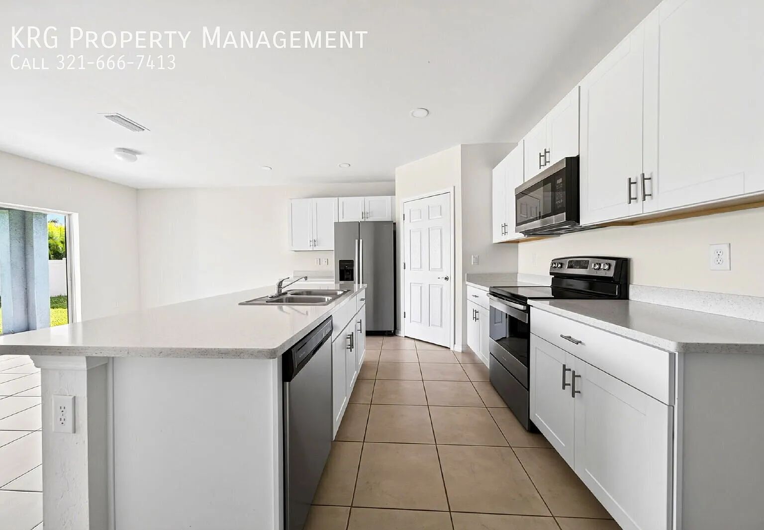 Brand-New 4-Bedroom Home with Modern Finishes in Cape Coral — Photo 4
