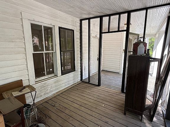 4th image of 423 S College St