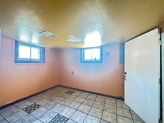 5th image of 303 S Kimball St