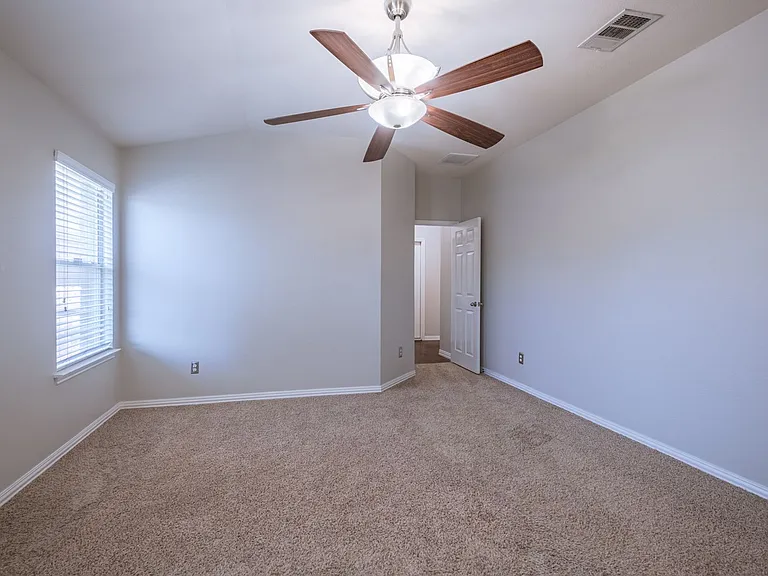 645 Fort Thomas Pl — Photo 22