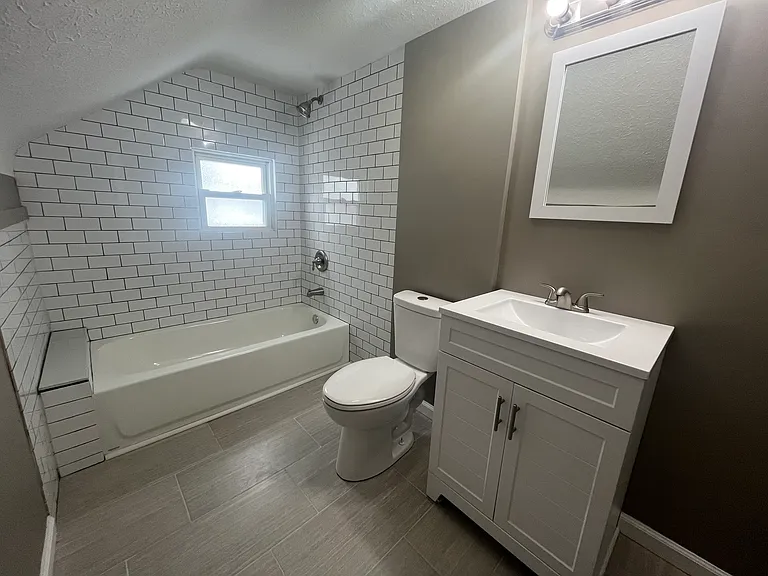 638 Sherman St #N — Photo 2