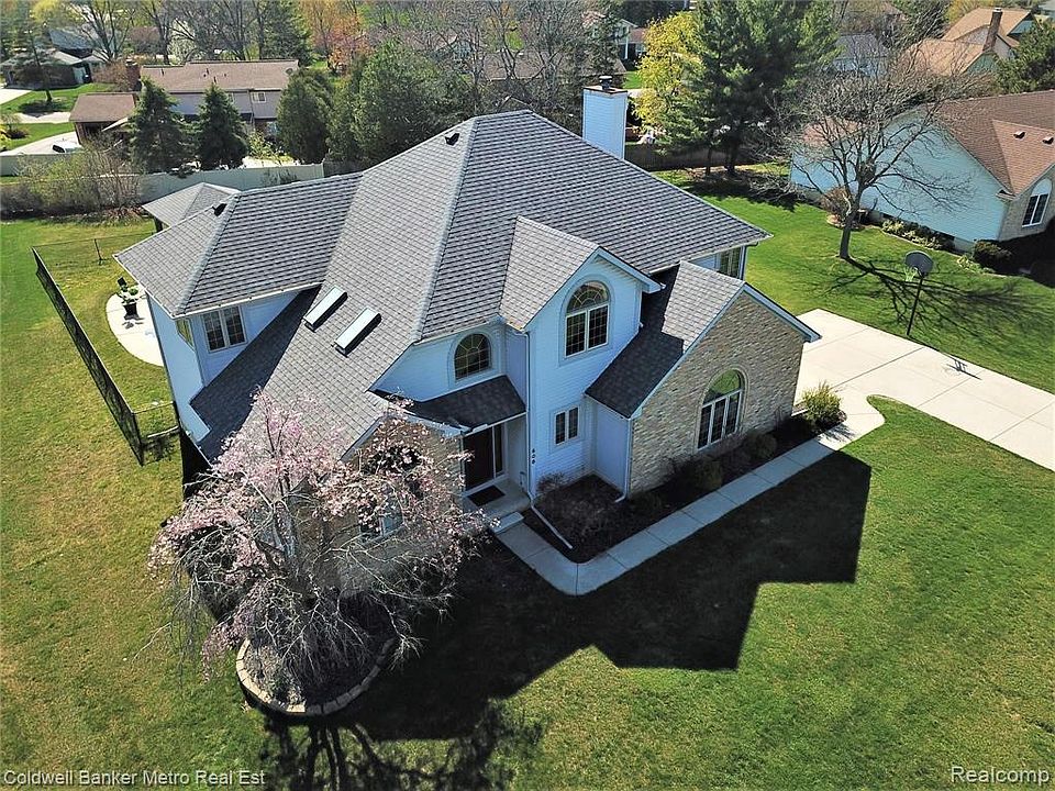 608 Chasseur Dr Grand Blanc MI 48439 Zillow