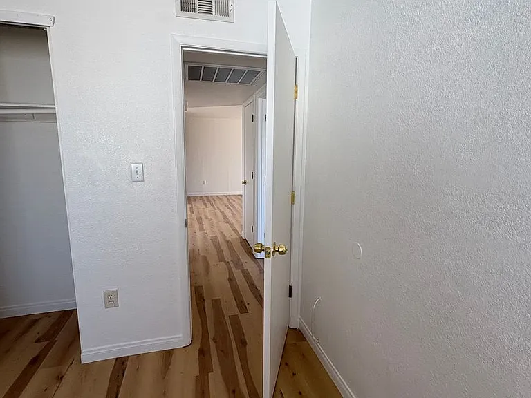 5230 E Owens Ave — Photo 18