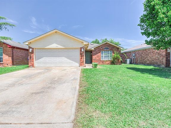 2nd image of 1437 Forest Glenn Cir