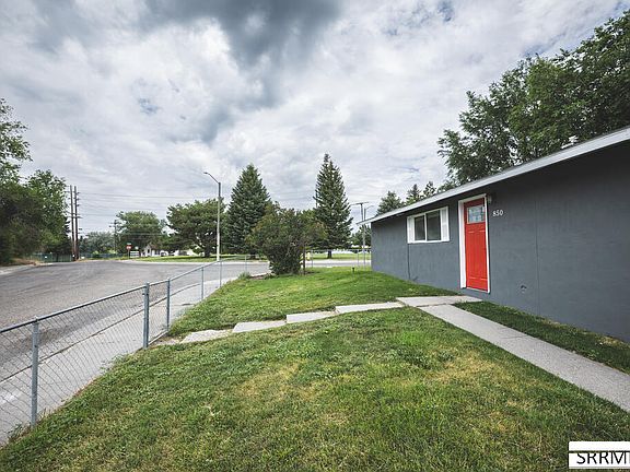 3rd image of 850 Royal Ave