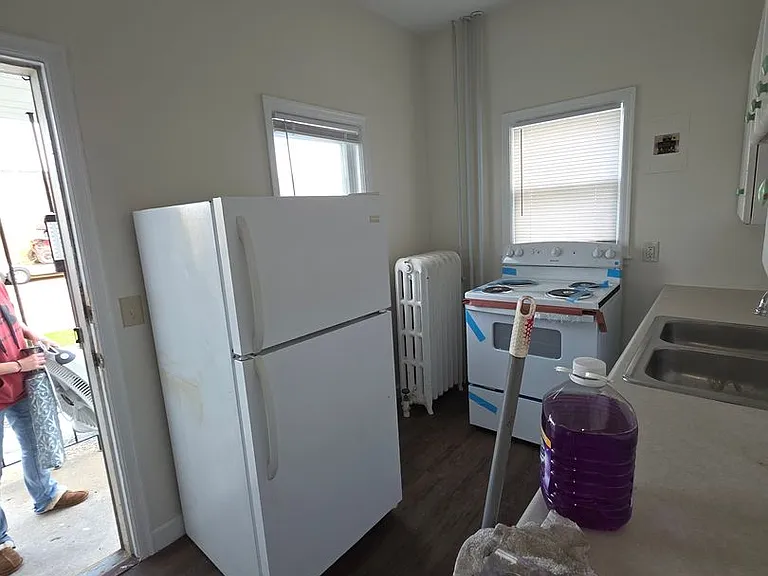 124 E Rose St — Photo 6