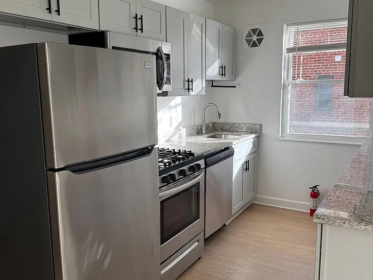 1635 6th St NW #2 — Photo 8