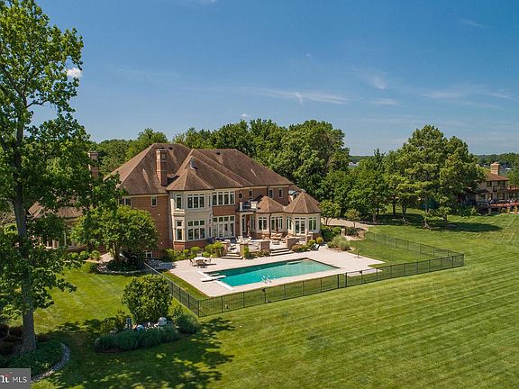 3rd image of 8105 Pinehurst Harbour Way