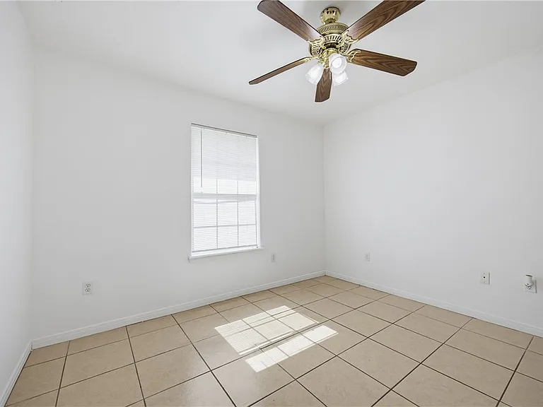 4214 Barrera Dr — Photo 11