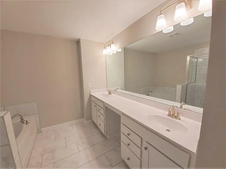 1636 Lansing Bluff Walk — Photo 12