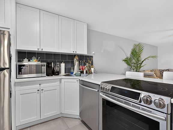4th image of 3301 NW 47th Terrace #308