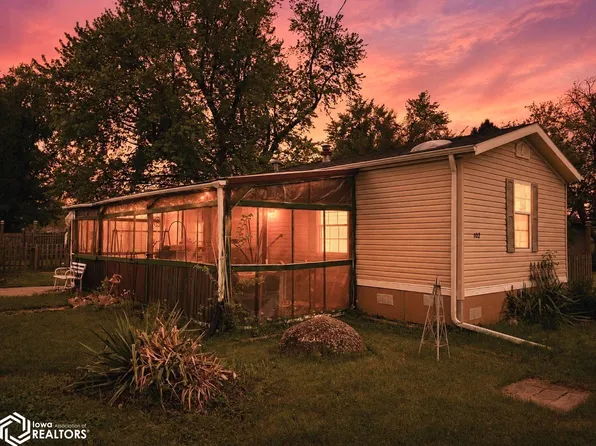 102 S L St, Keswick, IA 50136