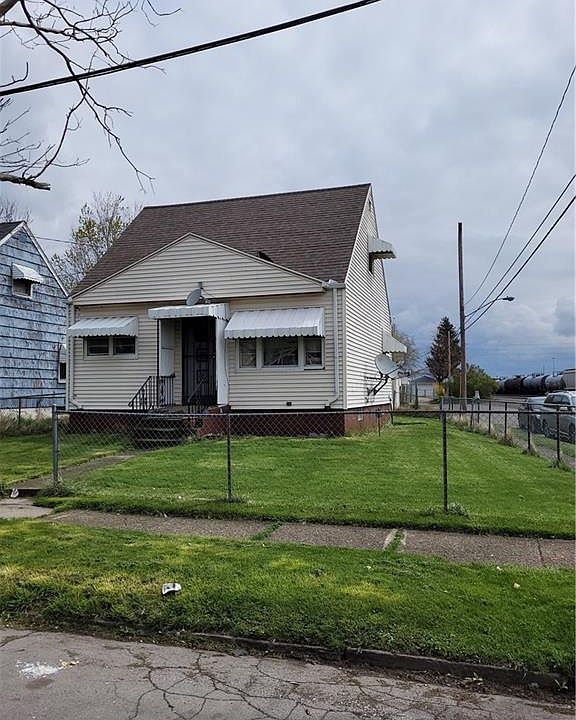 1st image of 3 Wood Ave